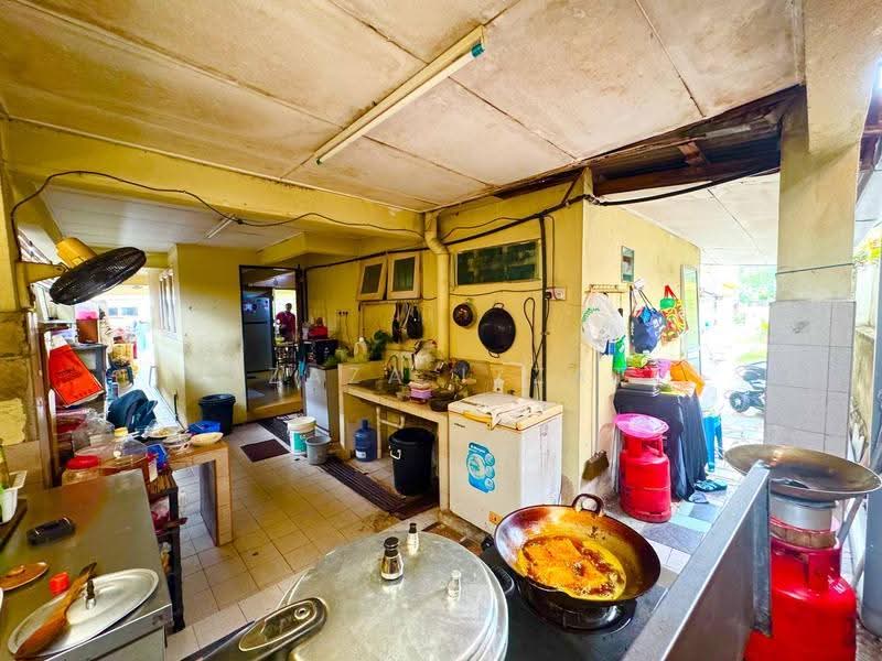 Bungalow House untuk Dijual di Taman Tun Dr Ismail (Kuala Lumpur) - Izzaza Izzati - Kitchen - PropertyGuru.com.my