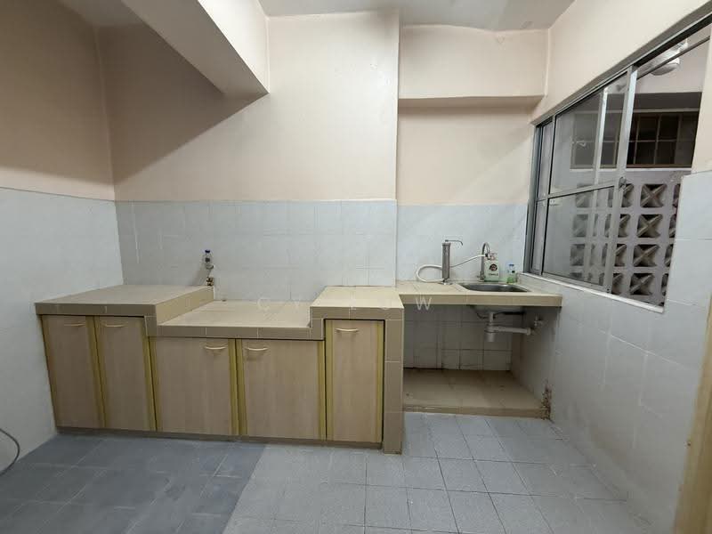 Condominium for Sale at Danau Idaman - CY Low - Kitchen - PropertyGuru.com.my