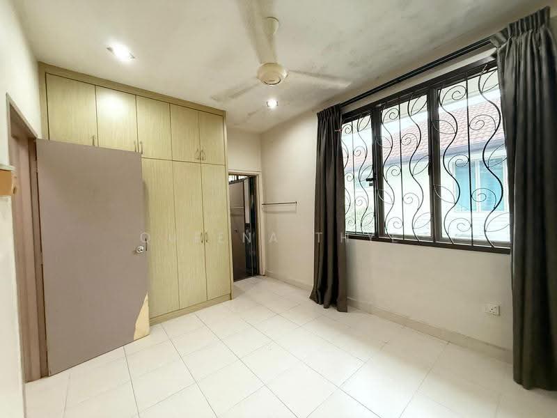 Cluster House for Sale in Taman Adda Heights (Tebrau) - Queena Thye - Bedroom - PropertyGuru.com.my