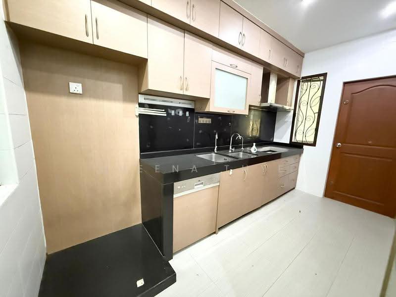 Cluster House for Sale in Taman Adda Heights (Tebrau) - Queena Thye - Kitchen - PropertyGuru.com.my