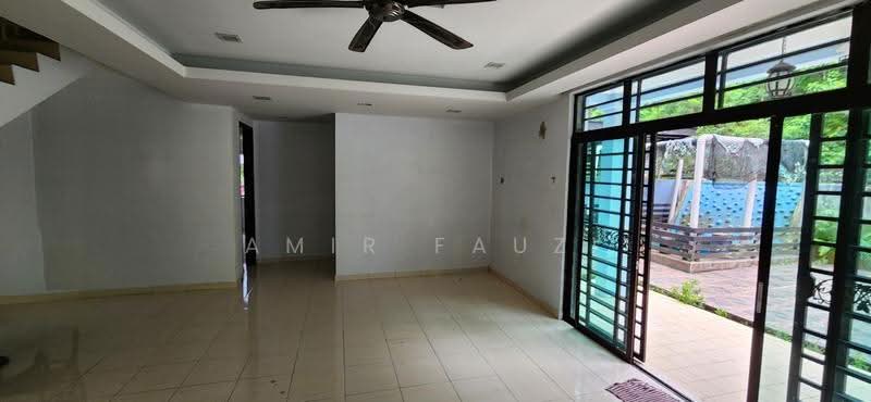 Rumah Teres 2-Tingkat untuk Disewa di Ampang Saujana (Ampang) - Amir Fauzi - Living Room - PropertyGuru.com.my