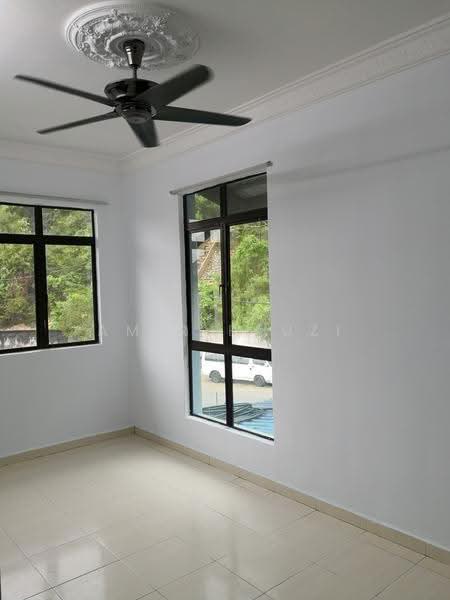 Rumah Teres 2-Tingkat untuk Disewa di Ampang Saujana (Ampang) - Amir Fauzi - BedRoom 1 - PropertyGuru.com.my