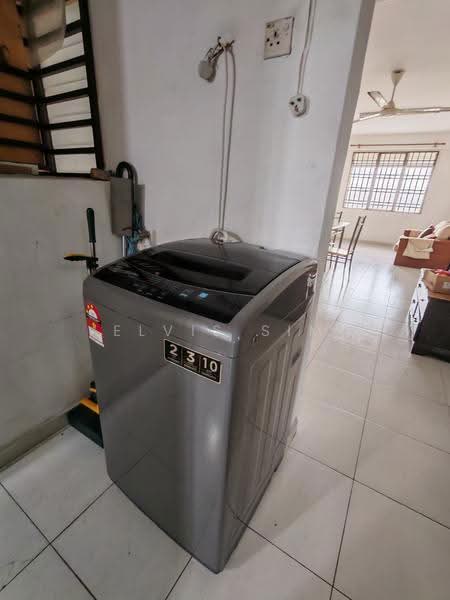 Rumah Flat untuk Disewa di Rumah Pangsa Sri Orkid - Elvis Sim - Living Room - PropertyGuru.com.my