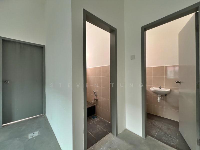 Shop for Rent in Taman Cheras Jaya (Cheras) - Steven Tung - Bathroom - PropertyGuru.com.my