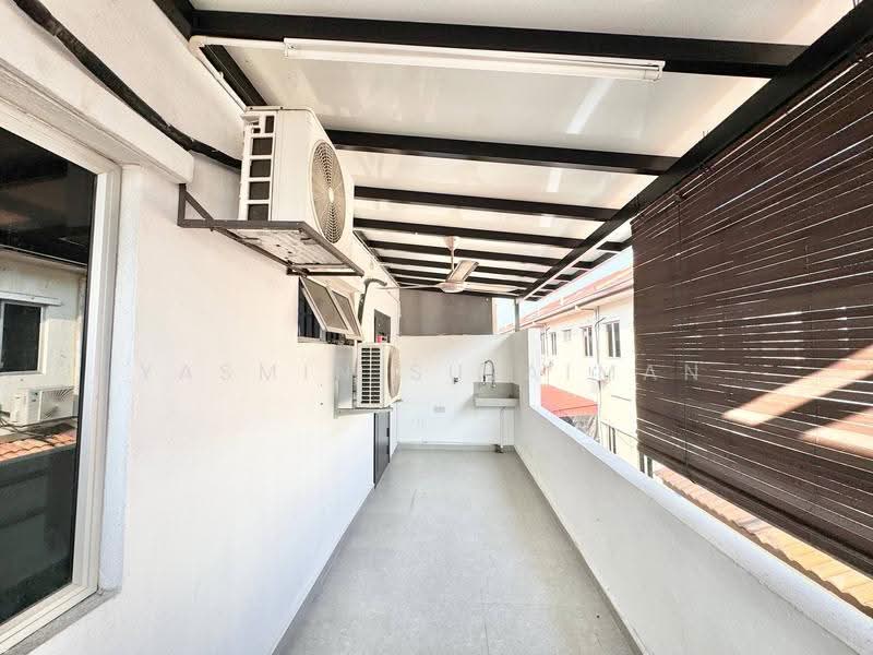 Rumah Teres 2-Tingkat untuk Dijual di Seksyen 7 (Shah Alam) - Yasmin Sulaiman - Balcony - PropertyGuru.com.my