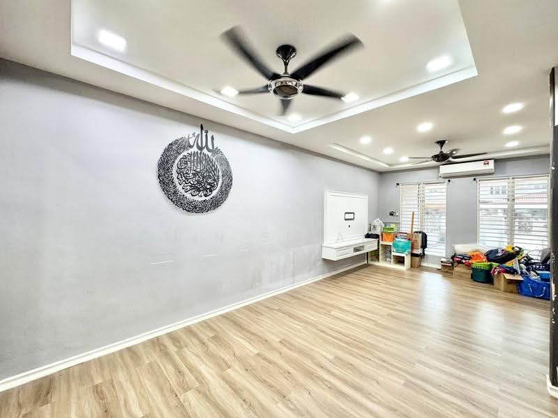 Rumah Teres 2-Tingkat untuk Dijual di Seksyen 7 (Shah Alam) - Yasmin Sulaiman - Living Room - PropertyGuru.com.my
