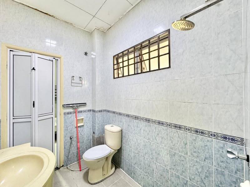 Rumah Teres 2-Tingkat untuk Dijual di Seksyen 7 (Shah Alam) - Yasmin Sulaiman - Bathroom - PropertyGuru.com.my