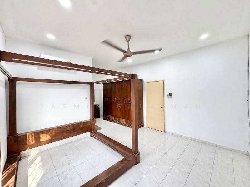 Rumah Teres 2-Tingkat untuk Dijual di Seksyen 7 (Shah Alam) - Yasmin Sulaiman - Bedroom - PropertyGuru.com.my