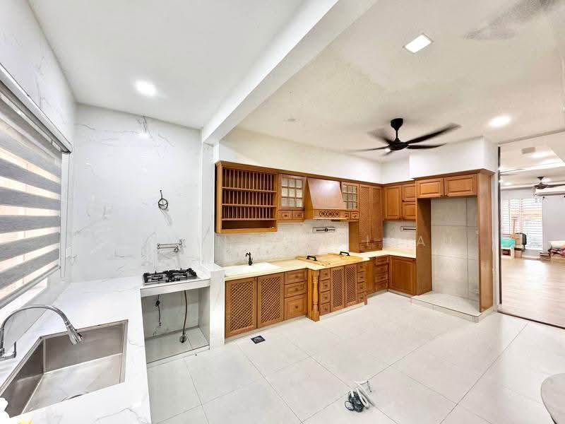 Rumah Teres 2-Tingkat untuk Dijual di Seksyen 7 (Shah Alam) - Yasmin Sulaiman - Kitchen - PropertyGuru.com.my