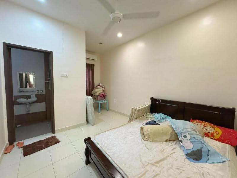 Rumah Teres 2-Tingkat untuk Dijual di Taman Seri Austin (Tebrau) - Edward Oo - Bedroom - PropertyGuru.com.my