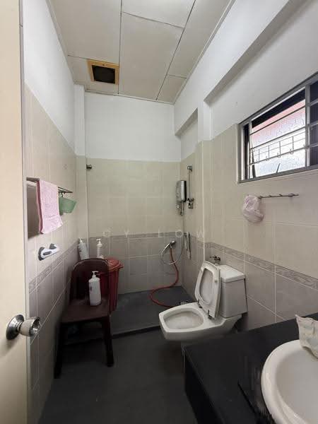 2-storey Terraced House for Sale in Taman Desa (Kuala Lumpur) - CY Low - Bathroom - PropertyGuru.com.my