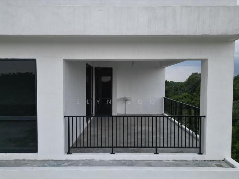 Warehouse for Rent in Kampung Bukit Changgang (Tanjong Duabelas) - Elyn Soo - Balcony - PropertyGuru.com.my