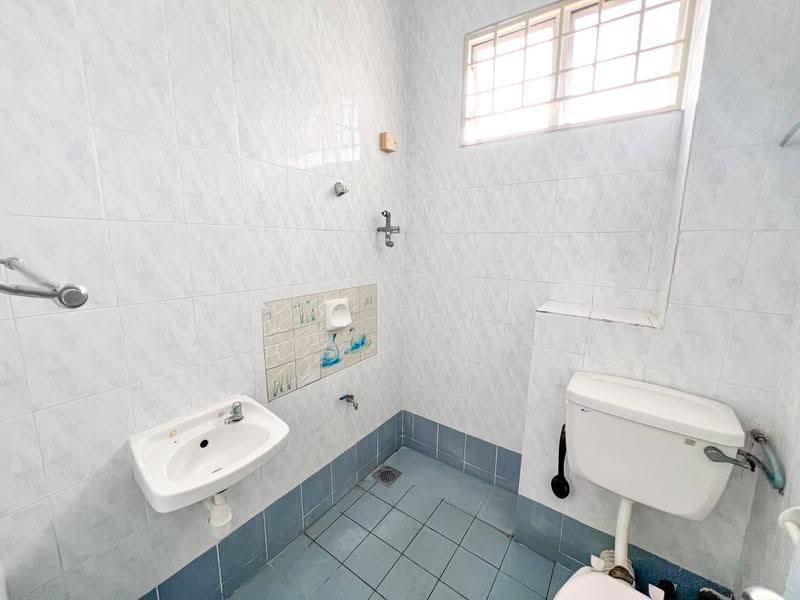 2-storey Terraced House for Sale in Alam Damai (Cheras) - Afiqah zaidi - Bathroom - PropertyGuru.com.my