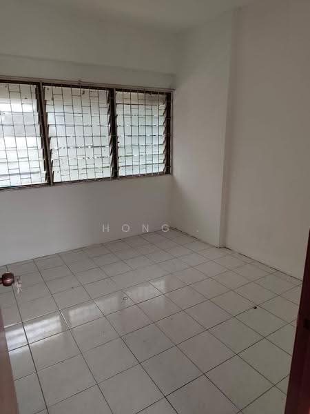 Rumah Flat untuk Disewa di Taman Jubilee Phase 2 - Hong . - Interior - PropertyGuru.com.my