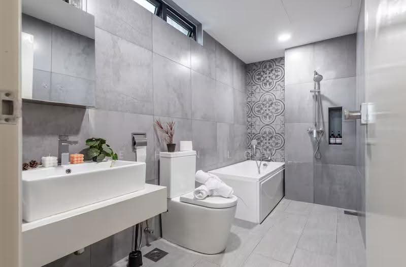 Kediaman Servis untuk Dijual di Gems Residences - Ethan Low - Bathroom - PropertyGuru.com.my