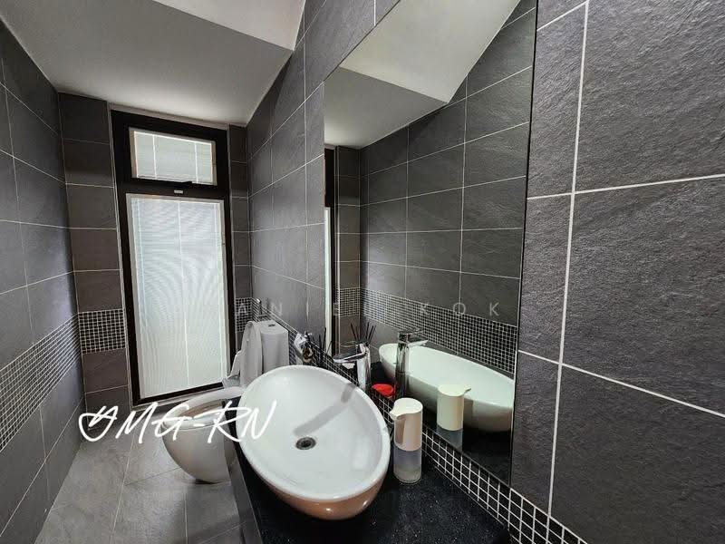Bungalow House for Sale in Setia Eco Park (Setia Alam) - Daniel Kok - Bathroom - PropertyGuru.com.my