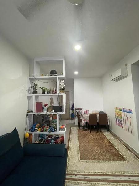 Kediaman Servis untuk Dijual di Seasons Amara Larkin - JE ONG - Living Room - PropertyGuru.com.my