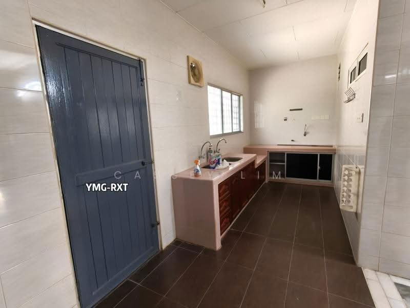 Rumah Teres 2-Tingkat untuk Disewa di Klang (Selangor) - Cassey Lim - Kitchen - PropertyGuru.com.my