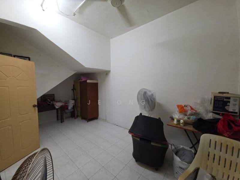 2-storey Terraced House for Sale in Taman Bersatu (Kulai) - JE ONG - Interior - PropertyGuru.com.my