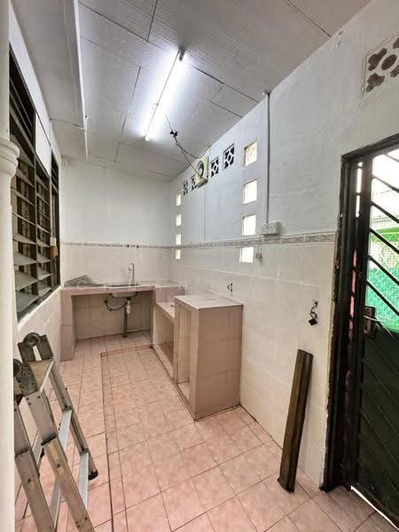 2-storey Terraced House for Sale in Johor Bahru (Johor) - Chuan Hong Kee - Kitchen - PropertyGuru.com.my