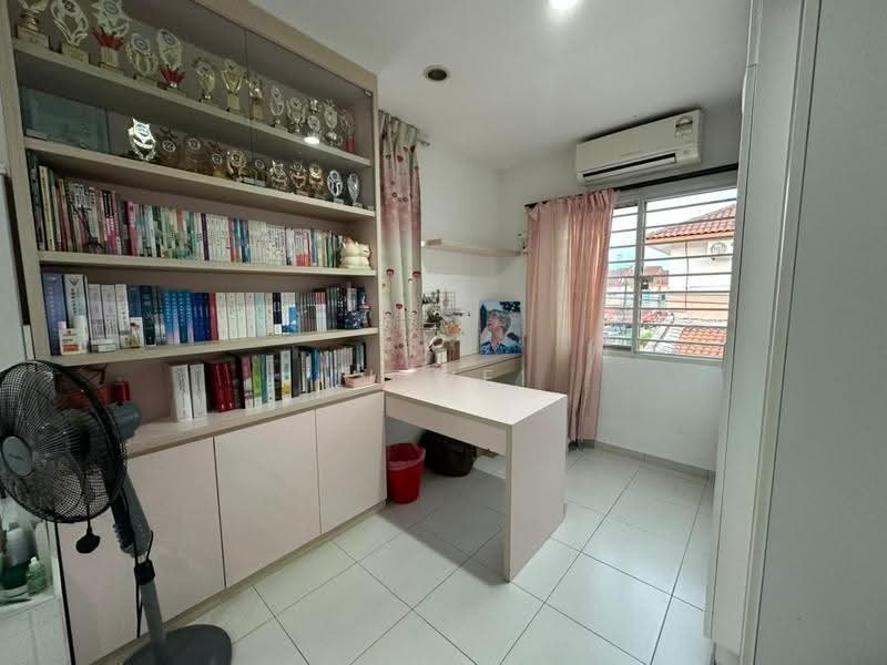 Rumah Teres 2-Tingkat untuk Dijual di Taman Setia Indah (Tebrau) - Li Wei - Study - PropertyGuru.com.my
