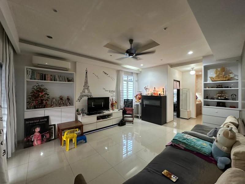 Rumah Teres 2-Tingkat untuk Dijual di Taman Setia Indah (Tebrau) - Li Wei - Living Room - PropertyGuru.com.my