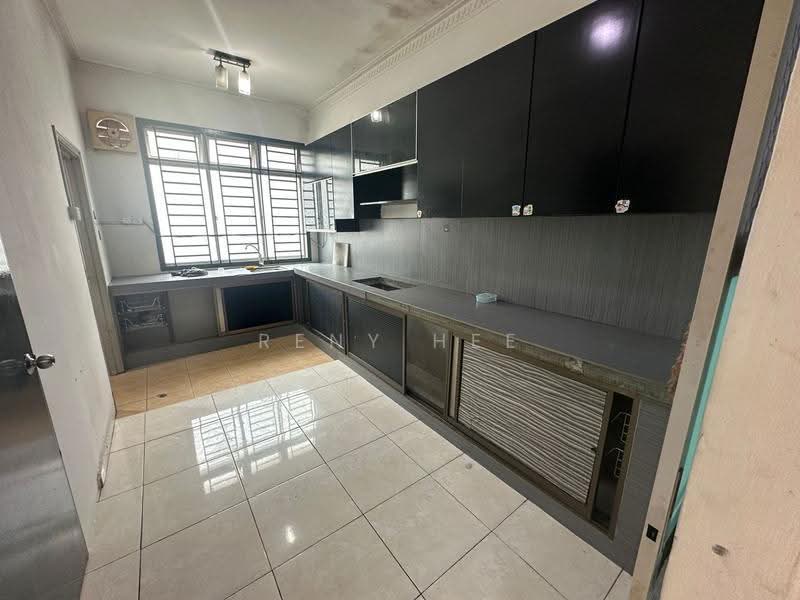 Rumah Teres 2-Tingkat untuk Dijual di Taman Ehsan Jaya (Ulu Tiram) - Reny Hee - Kitchen - PropertyGuru.com.my