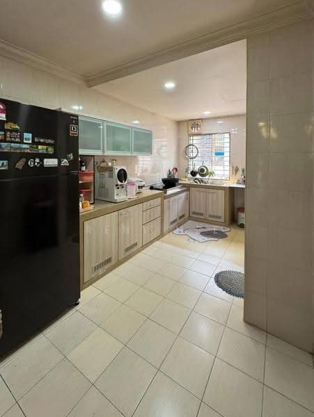 Rumah Teres 2-Tingkat untuk Dijual di Taman Seri Austin (Tebrau) - Reny Hee - Kitchen - PropertyGuru.com.my