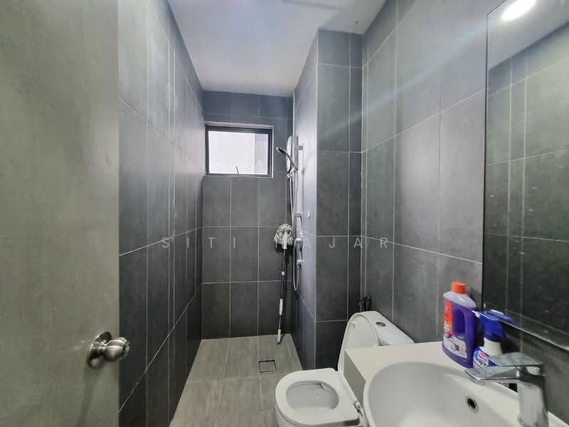 Kediaman Servis untuk Dijual di Astoria Ampang - Siti Hajar - Bathroom - PropertyGuru.com.my