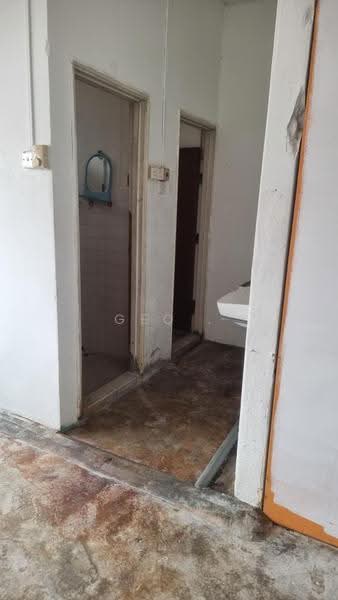 Kedai untuk Dijual di Taman Sri Gombak (Gombak) - Geo . - Bathroom - PropertyGuru.com.my