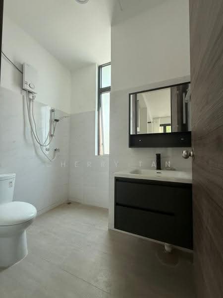 Bungalow House for Rent in Forest City (Gelang Patah) - Cherry Tan - Bathroom - PropertyGuru.com.my