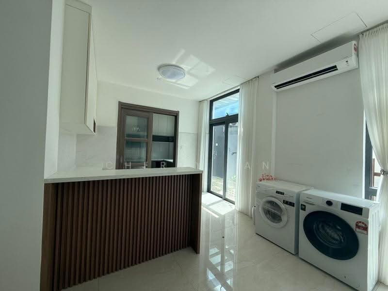 Bungalow House for Rent in Forest City (Gelang Patah) - Cherry Tan - Kitchen - PropertyGuru.com.my