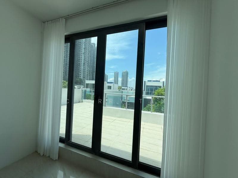 Bungalow House for Rent in Forest City (Gelang Patah) - Cherry Tan - Balcony - PropertyGuru.com.my