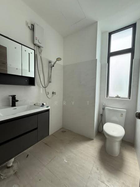 Bungalow House for Rent in Forest City (Gelang Patah) - Cherry Tan - Bathroom - PropertyGuru.com.my