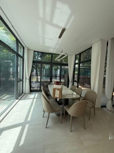 Bungalow House for Rent in Forest City (Gelang Patah) - Cherry Tan - Dining Room - PropertyGuru.com.my