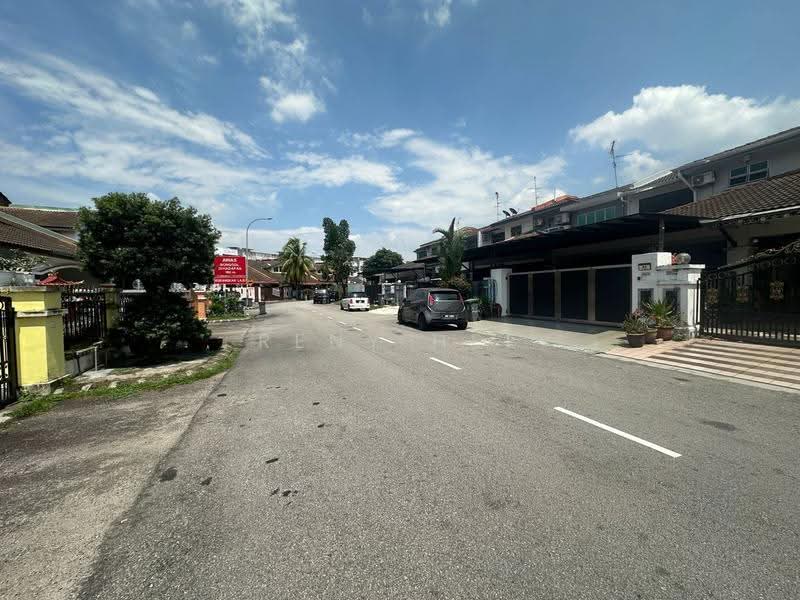1-storey Terraced House for Sale in Taman Gaya (Ulu Tiram) - Reny Hee - Exterior - PropertyGuru.com.my