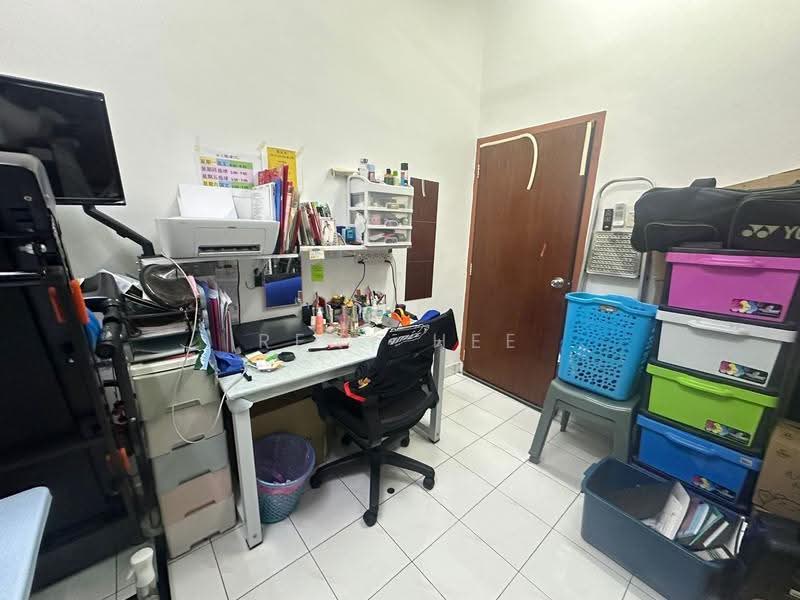 1-storey Terraced House for Sale in Taman Gaya (Ulu Tiram) - Reny Hee - Study - PropertyGuru.com.my