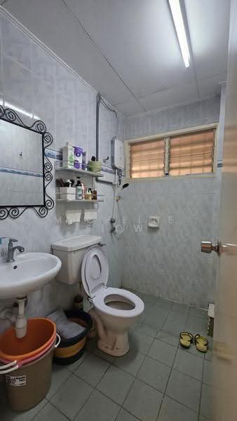 Rumah Teres 2-Tingkat untuk Dijual di Alam Damai (Cheras) - Michelle Siow - Bathroom - PropertyGuru.com.my