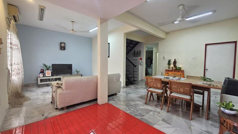 Rumah Teres 2-Tingkat untuk Dijual di Alam Damai (Cheras) - Michelle Siow - Living Room - PropertyGuru.com.my