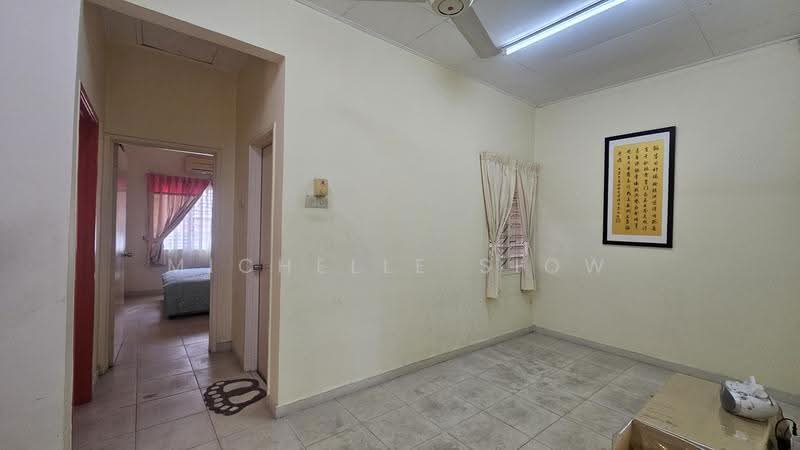 Rumah Teres 2-Tingkat untuk Dijual di Alam Damai (Cheras) - Michelle Siow - Corridor - PropertyGuru.com.my