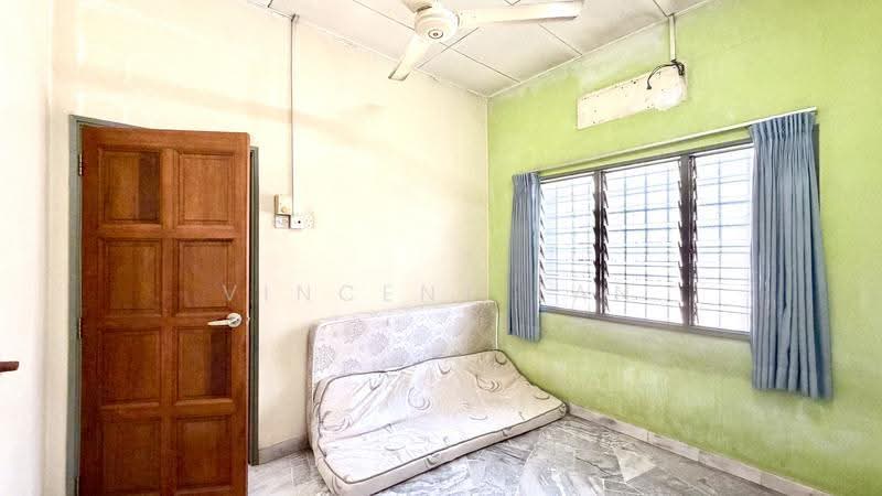 Rumah Teres 1-Tingkat untuk Dijual di Bandar Sri Damansara (Selangor) - Vincent Tan - Bedroom - PropertyGuru.com.my