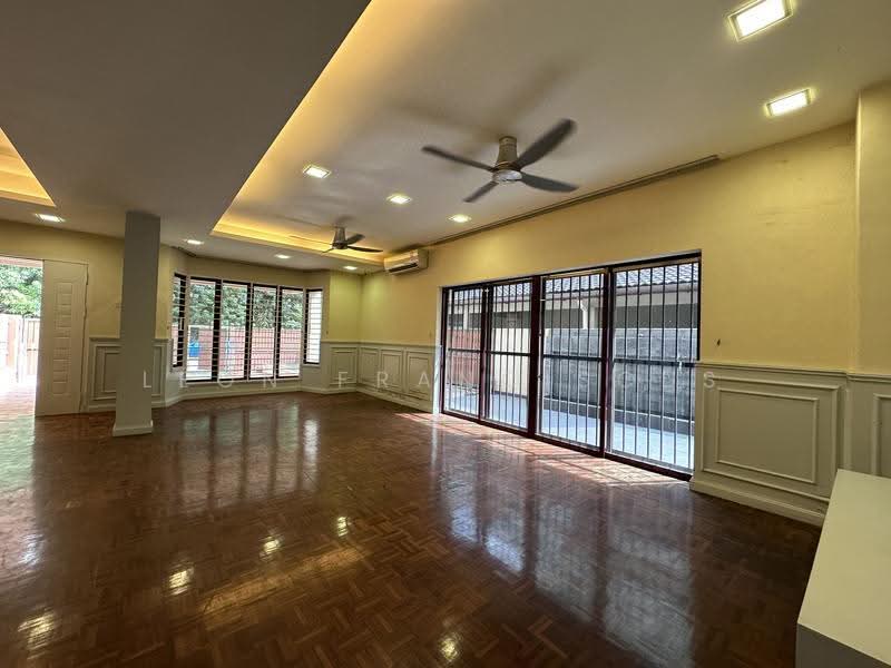2-storey Terraced House for Sale in Damansara Heights (Kuala Lumpur) - Leon Franciscus - Living Room - PropertyGuru.com.my