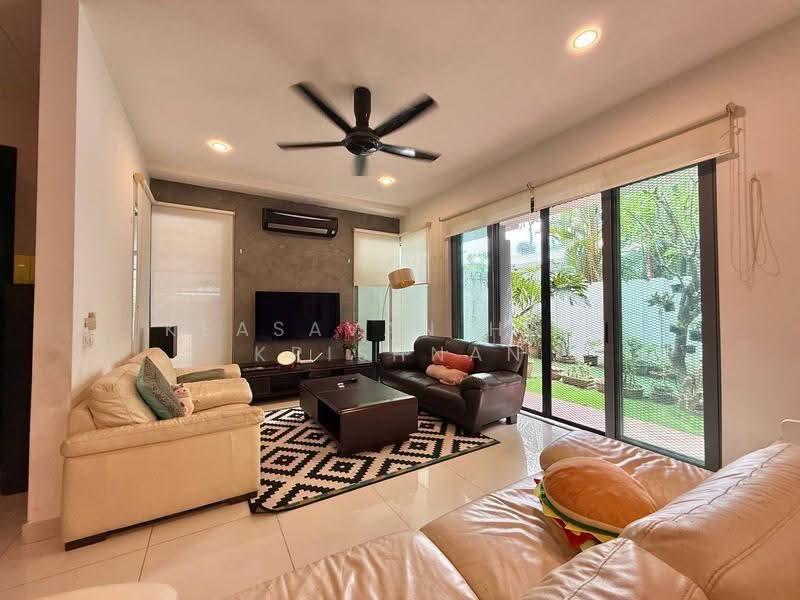 Rumah Berkembar untuk Dijual di Seksyen 6 (Bangi) - Keasavan Hari Krishnan - Living Room - PropertyGuru.com.my
