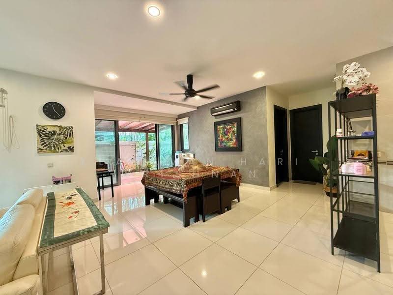 Rumah Berkembar untuk Dijual di Seksyen 6 (Bangi) - Keasavan Hari Krishnan - Living Room - PropertyGuru.com.my