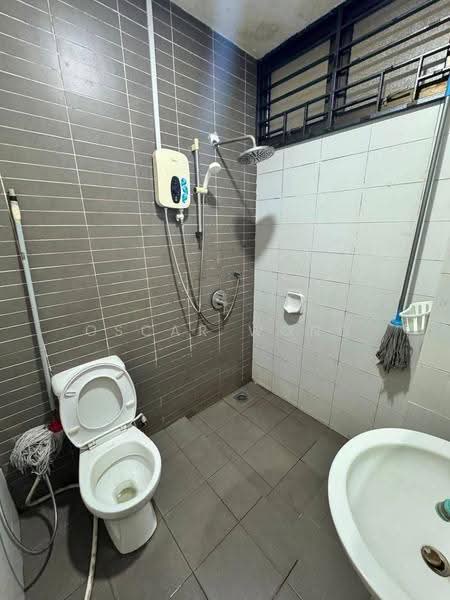 Service Residence for Rent at Palazio - Oscar Wong - Bathroom - PropertyGuru.com.my