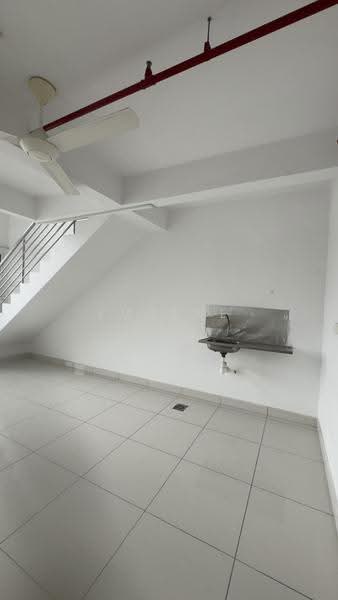 Kediaman Servis untuk Dijual di De Centrum Residences - Eugene Lim - PropertyGuru.com.my