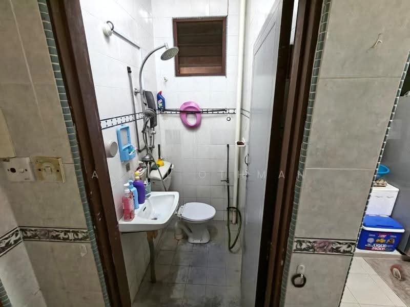 Rumah Teres 2-Tingkat untuk Dijual di Sikamat (Negeri Sembilan) - Azrul Othman - Bathroom - PropertyGuru.com.my