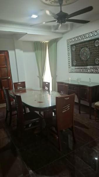 Bungalow House untuk Disewa di Taman Bukit Kempas (Tampoi) - Jason Khoo - Dining Room - PropertyGuru.com.my