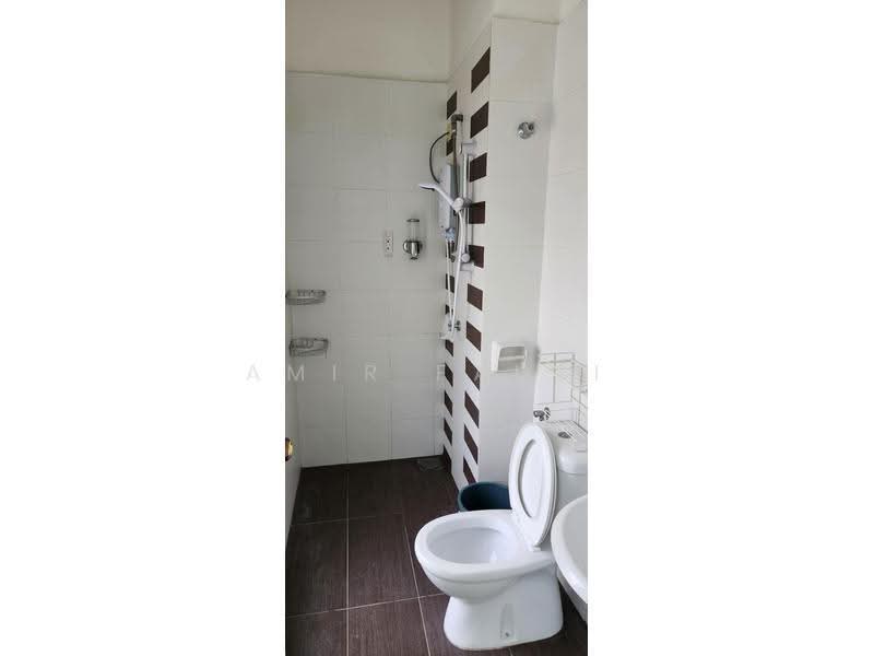 Rumah Teres 2-Tingkat untuk Disewa di Ampang Saujana (Ampang) - Amir Fauzi - Bathroom - PropertyGuru.com.my