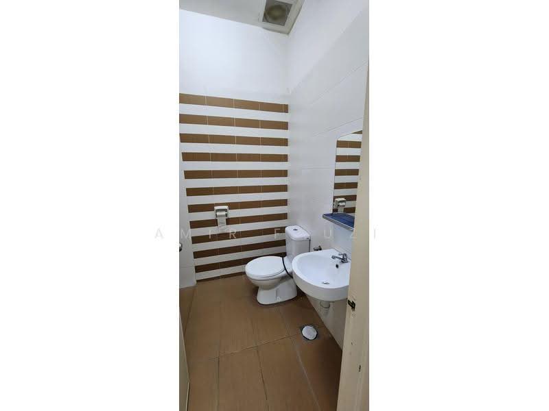 Rumah Teres 2-Tingkat untuk Disewa di Ampang Saujana (Ampang) - Amir Fauzi - Bathroom - PropertyGuru.com.my